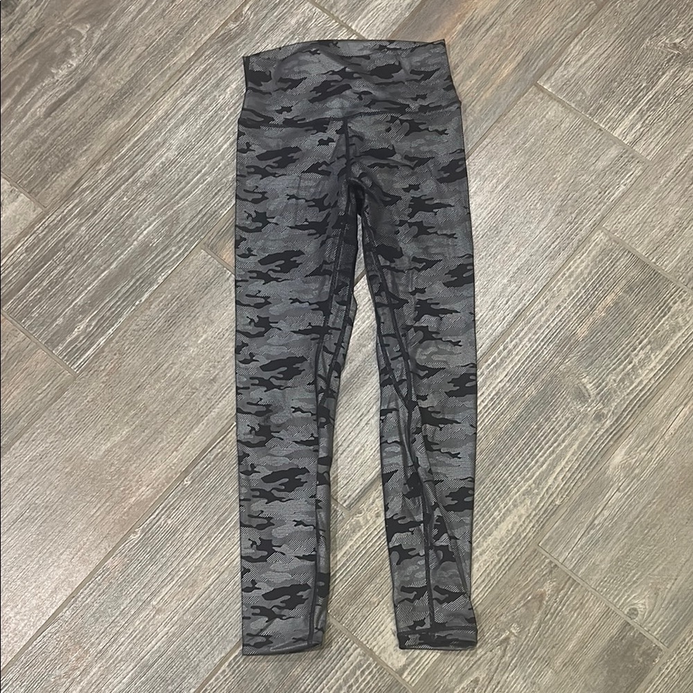 (EUC) Zyia Navy Camo Brilliant Leggings